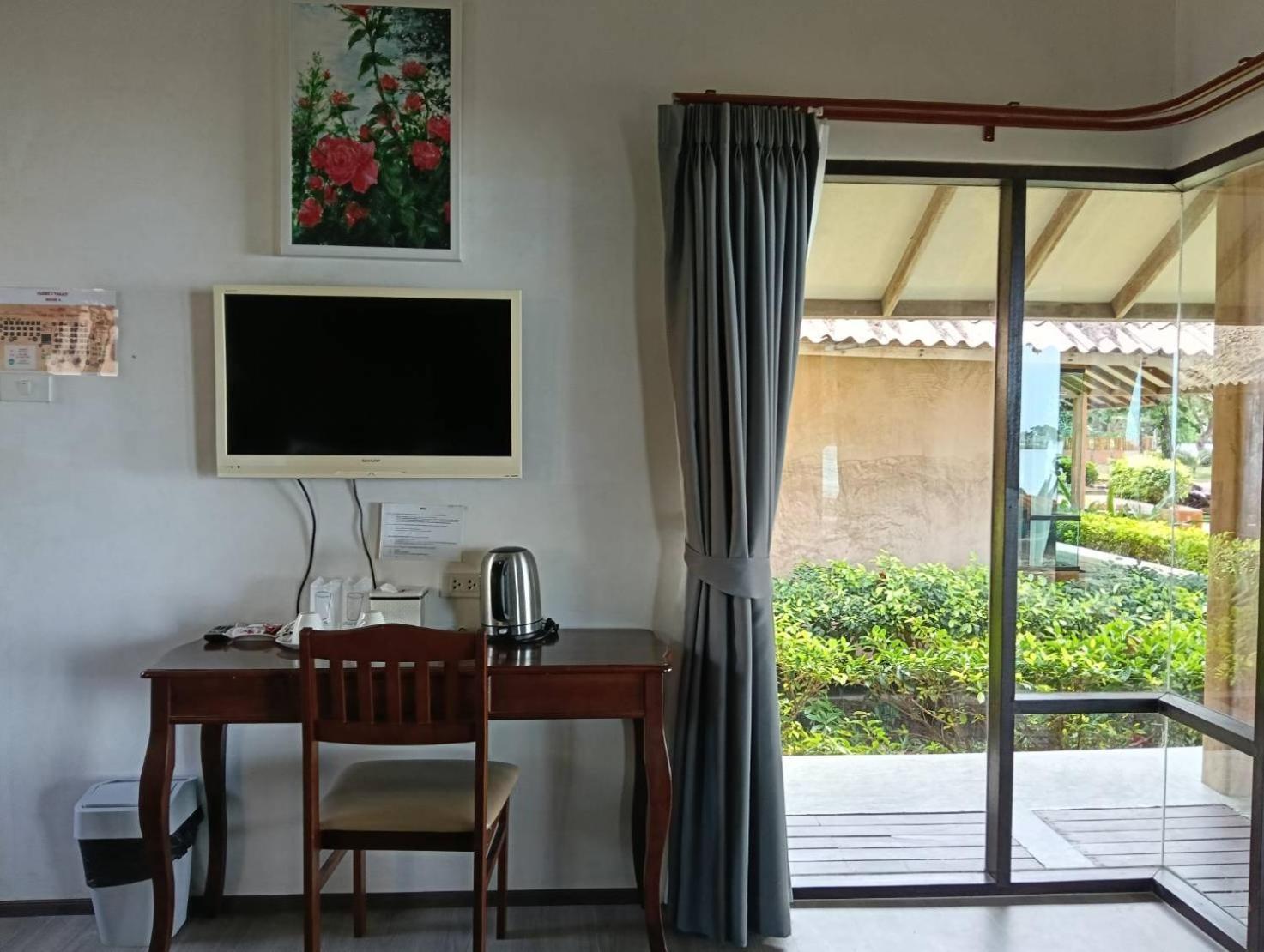 Flora I Talay Hotel Koh Chang Bagian luar foto